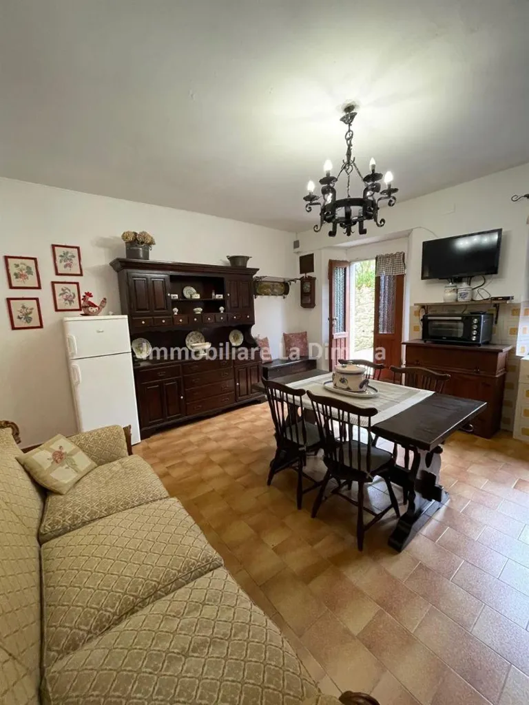 Söögituba - Terraced House with Private Garden in Firenzuola