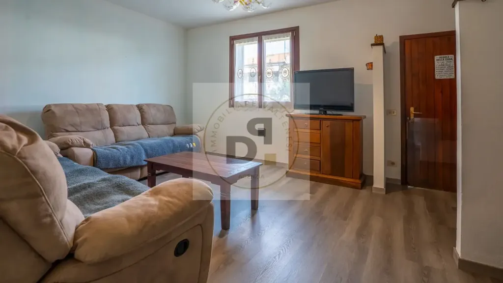 Séjour - Rear-Attached Villa with Garden in Salò