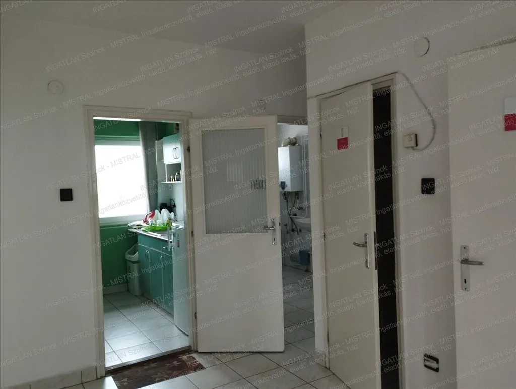 Kitchen - Office Space with Garden in Southern District, Szolnok