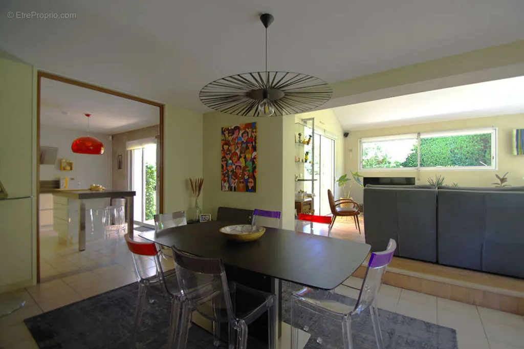 Salle à manger - Maison Familiale avec Jardin à Vertou