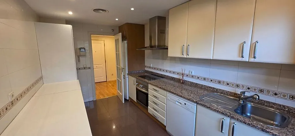 Cuisine - Apartment with Pool and Terrace in Valdemarín