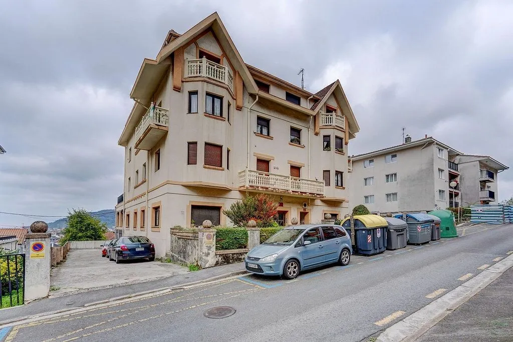Välivaade - Spacious Flat with Views in San Roque
