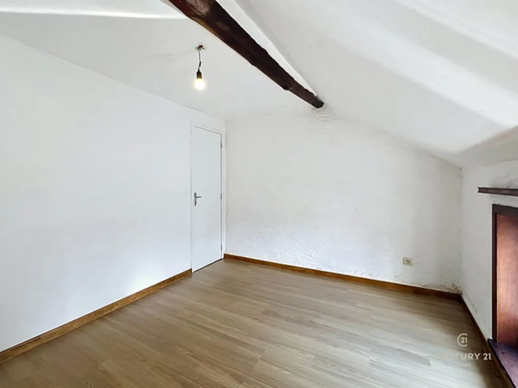 Pièces - Appartement de 2 Chambres à Saint-Ghislain