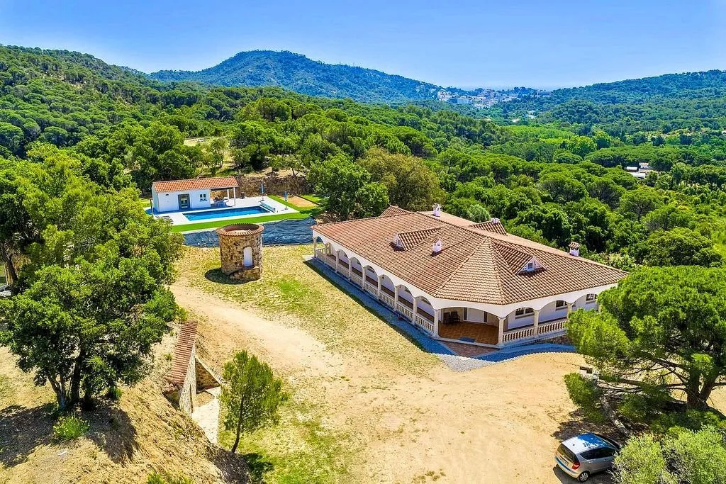 Õhuvaade - Chalet with Pool in Afueras