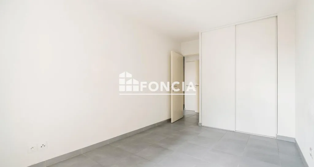 Appartement T3 avec Terrasse et Box dans Résidence BBC