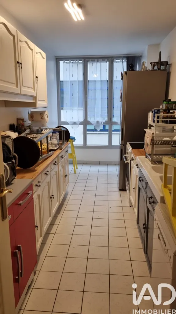 Cucina - 3-Bedroom Apartment with Balcony in Compiègne