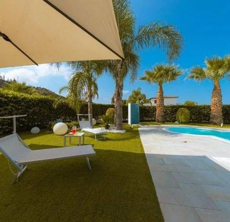 Piscine - Luxury Villa with Pool in Campofelice di Roccella