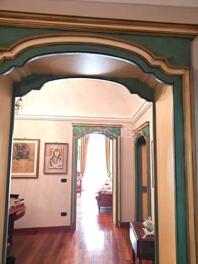 Entrée - Historic Apartment with Balcony in Bra