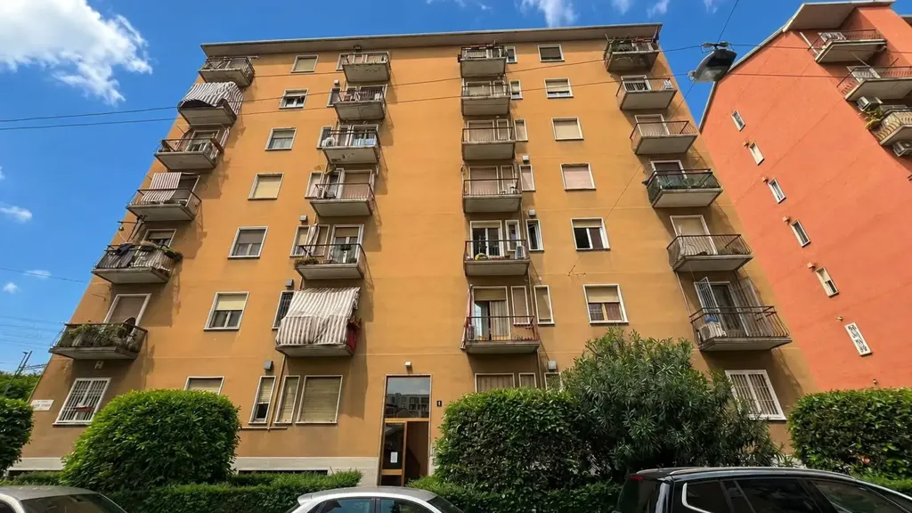 Välivaade - Rusticated Flat with Balcony in Milan