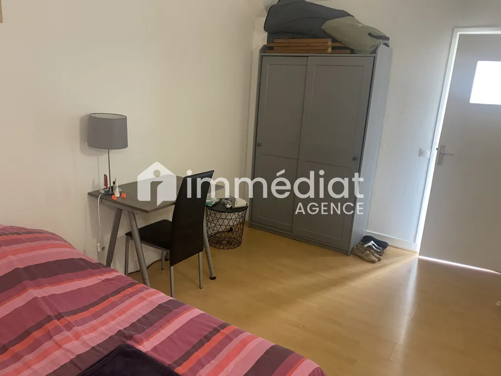 Chambres - Appartement 1 Pièce Proche RER A à Rueil-Malmaison