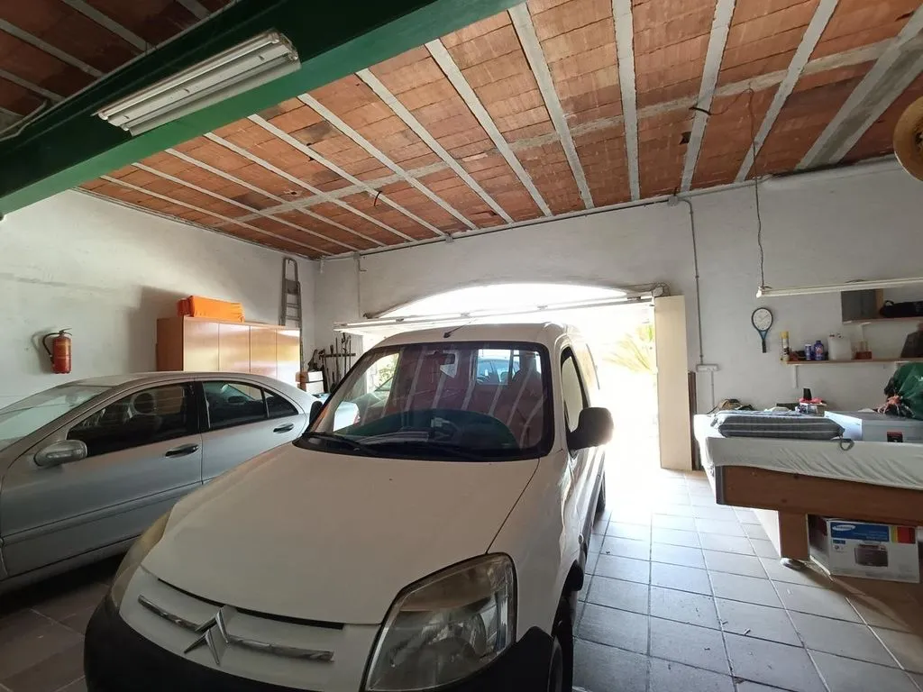 Garaaž - Luxury Villa with Sea Views in Mataró