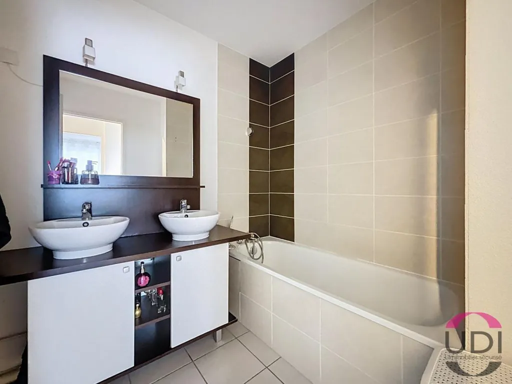 Salles de bain - Appartement 3 Pièces avec Terrasse à Montluçon