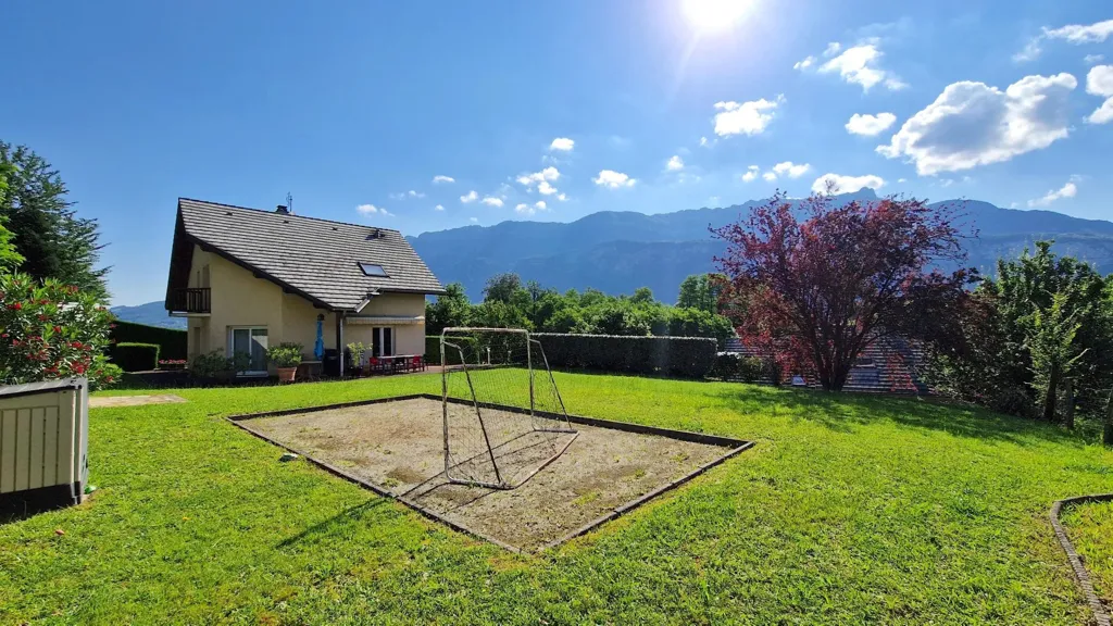 Aed - Quiet House with Mountain View in Sonnaz