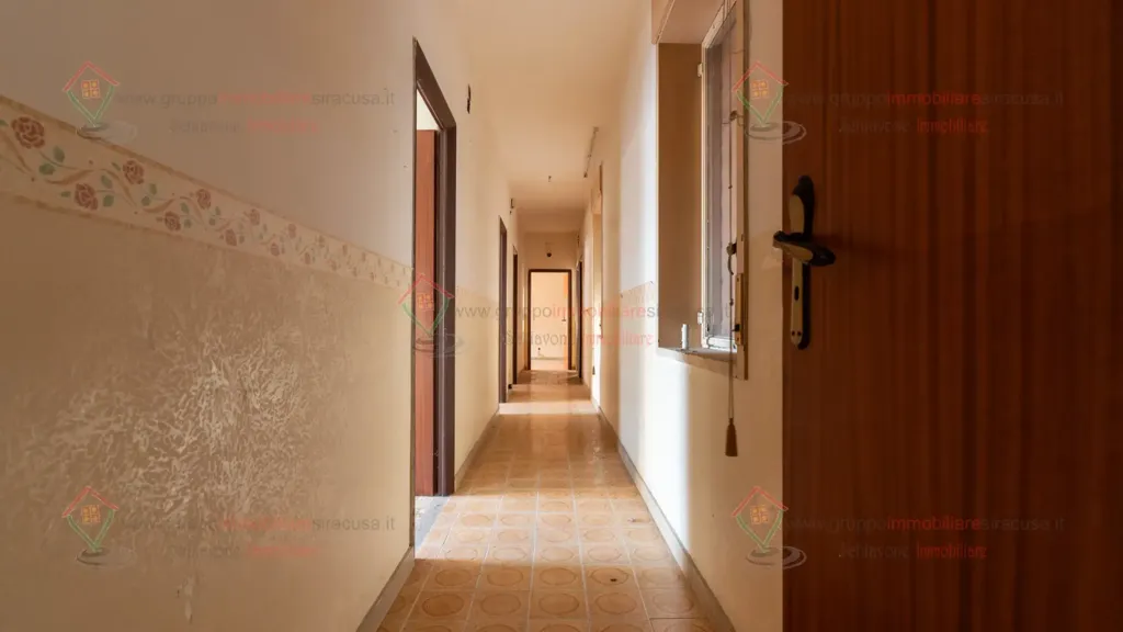 Esik - Apartment with Balcony in Siracusa