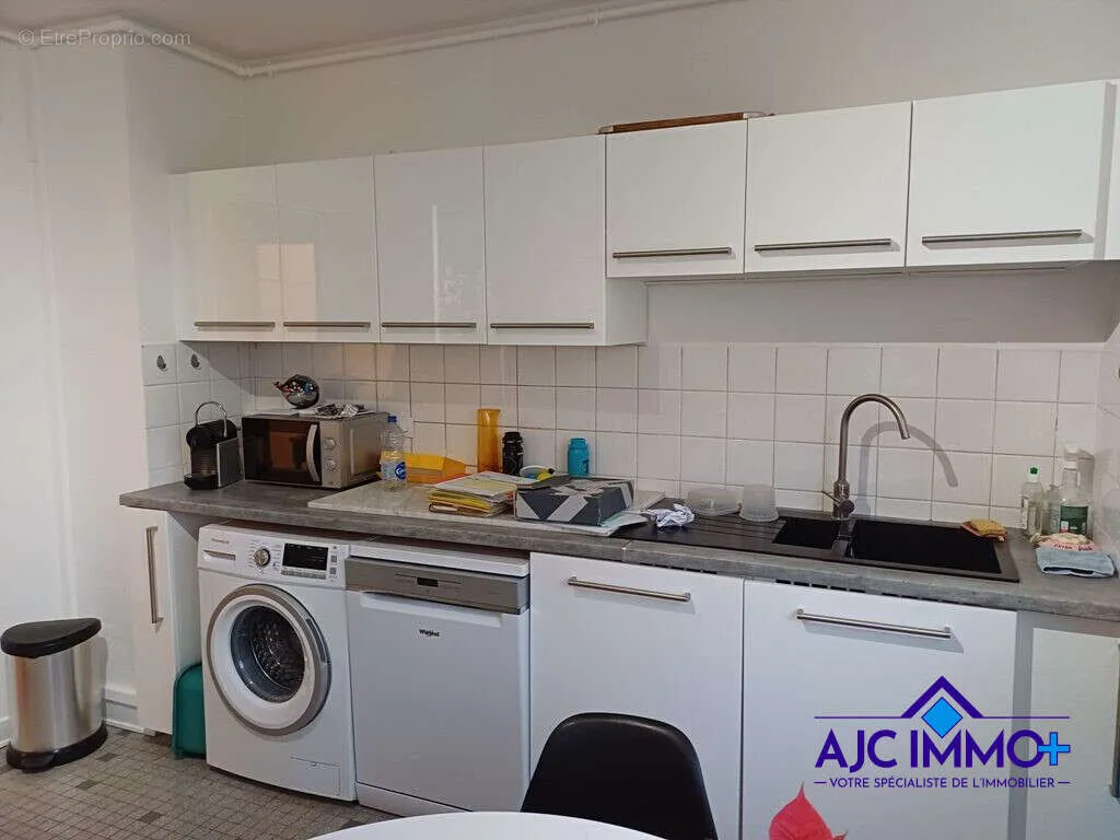 Cuisine - Appartement 4 Pièces avec Balcon à Strasbourg