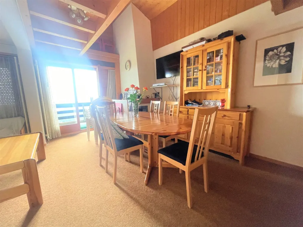 Salle à manger - Duplex Apartment with Balcony and View in Sainte-Croix