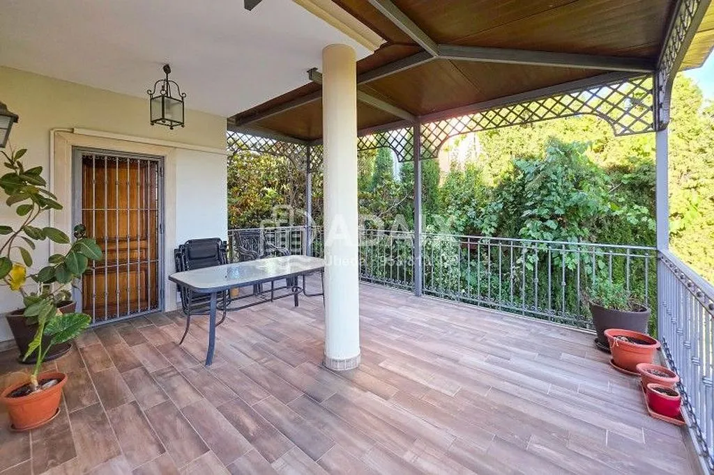 Terrace - Chalet with Pool in Baeza, Jaén