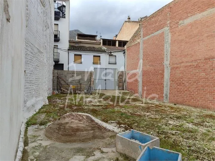 Giardino - Urban Plot in Historical Loja, Granada