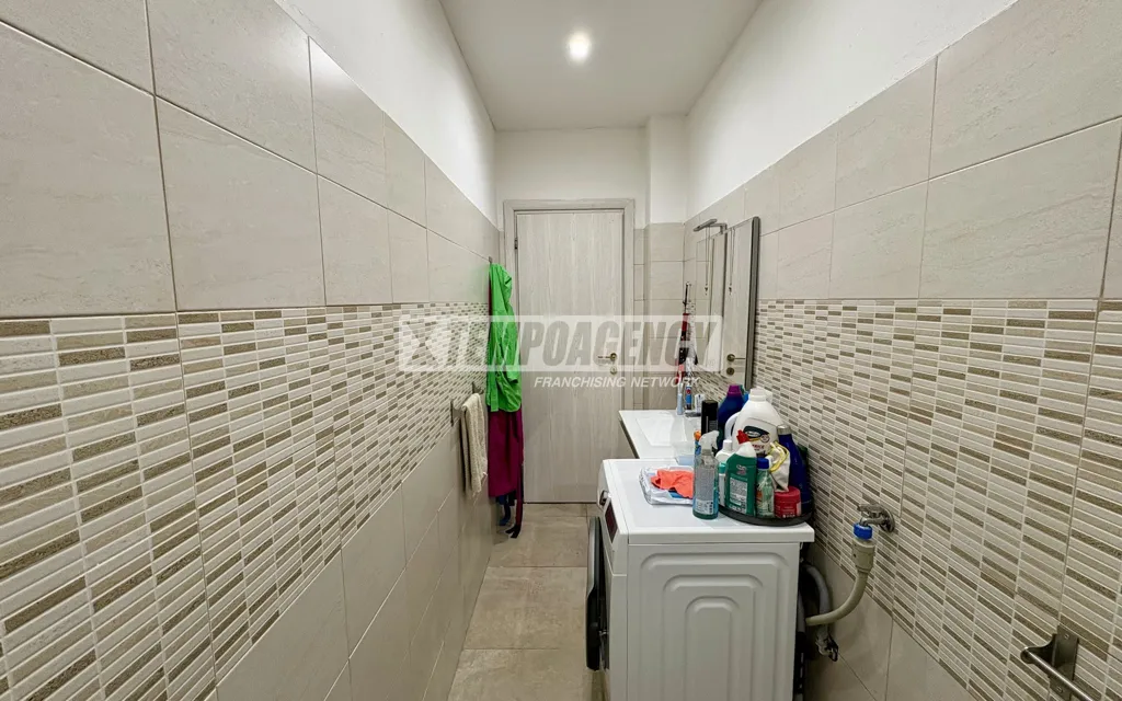 Salles de bain - Rearranged Apartment with Balcony in Pieve Emanuele
