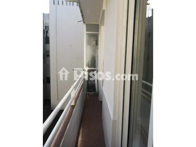 Balcony - Fully Furnished Flat with Balcony in Chamberí