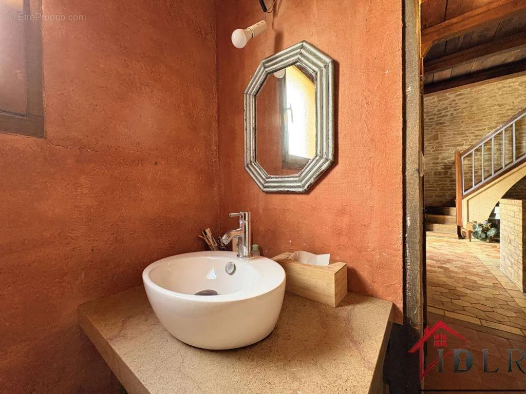 Salles de bain - Maison Authentique avec Jardin à Petit-Mercey