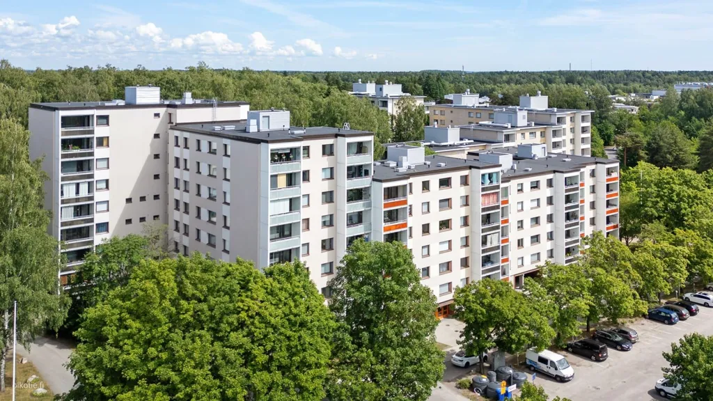 Aerial - 3-Bedroom Apartment with Balcony in Kannelmäki