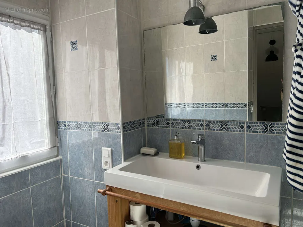 Bathrooms - Historic Stone House with Garden in Martel