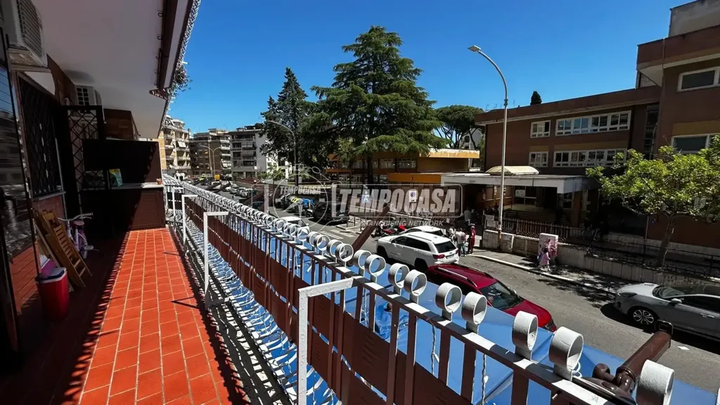 Rõdu - Renovated Apartment with Balcony in Rome