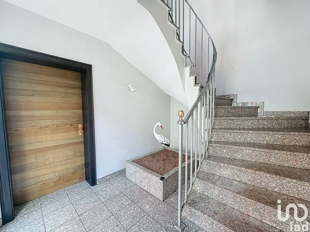 Pièces - Bureaux Rénovés au Cœur de Strasbourg Meinau