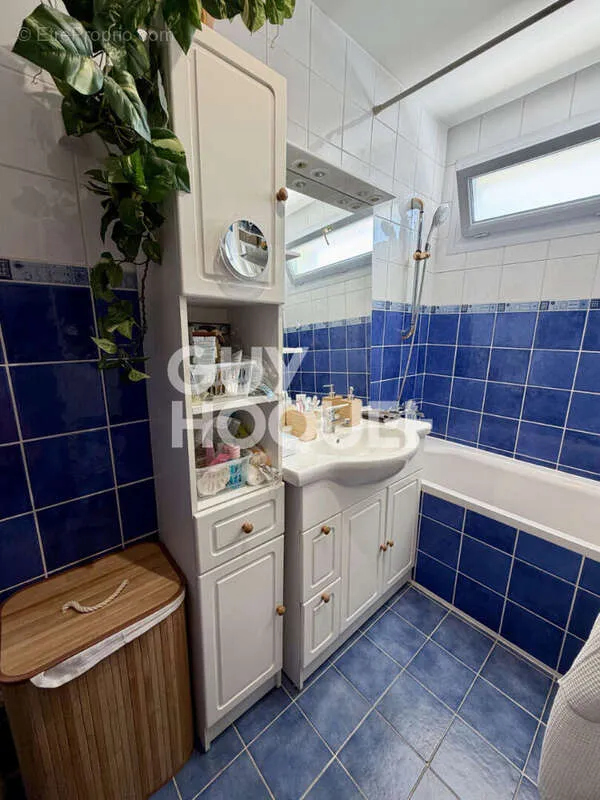Bagni - Studio with Balcony in Neuilly-sur-Marne