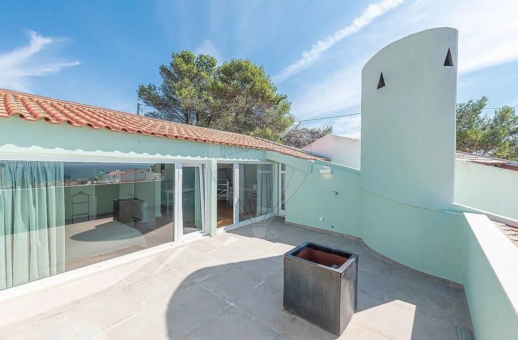 Terrace - Luxury Villa with Ocean View in Cascais