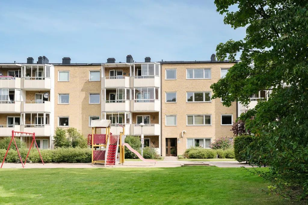 Jardin - Apartment with Two Balconies on Segevångsgatan