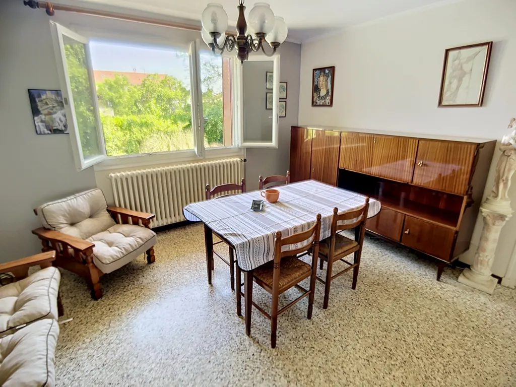 Dining Room - House with Garden in Chavanoz