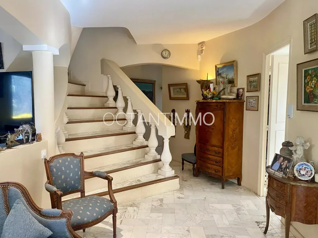 Toad - Villa with Pool in Le Rouret