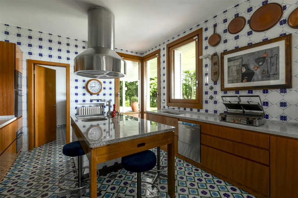 Kitchen - Luxury Villa with Panoramic Views in Turin