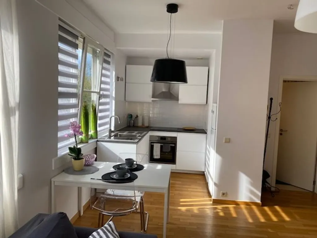 Kitchen - Furnished Apartment with Parking in Saint-Lambert