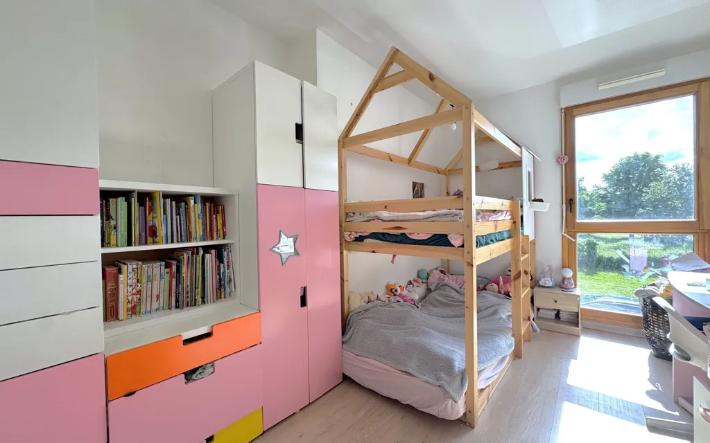 Bedrooms - Spacious Duplex with Terrace in Urban Area