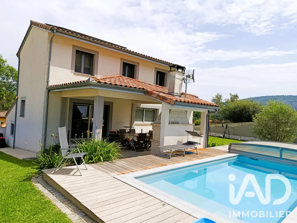 Piscina - Contemporary Villa with Pool in Foix