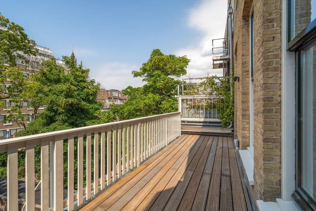 Balcon - Renovated Apartment with Balcony in The Hague
