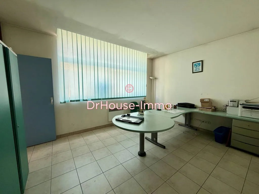 Kabinet - Commercial Space with High Ceiling in Ribérac
