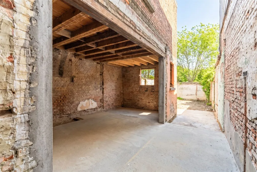 Garden - House for Renovation with Garden in Antwerp