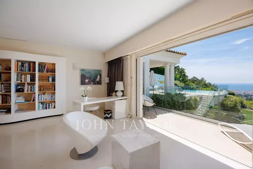 Séjour - Villa Contemporaine avec Vue Mer au Cannet
