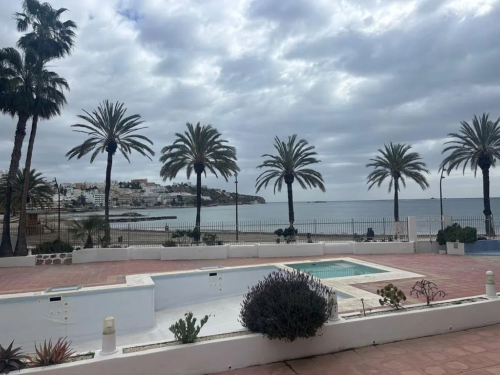 Piscine - Modern Apartment with Sea View in Platja d'En Bossa