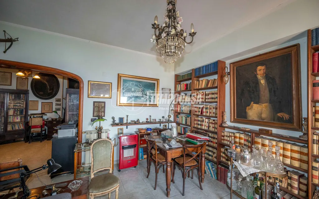 Bureau - First Floor Flat with Sea View Terrace in Messina