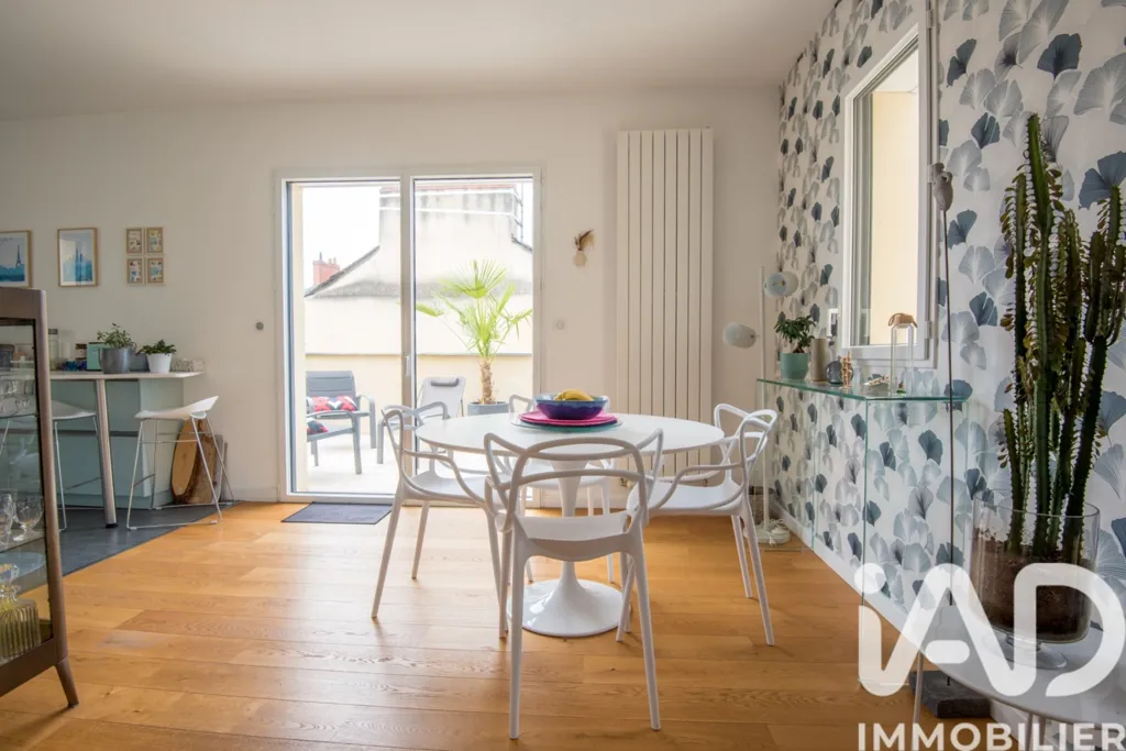 Dining Room - 6-Piece Apartment with Terraces in Rue des Arènes