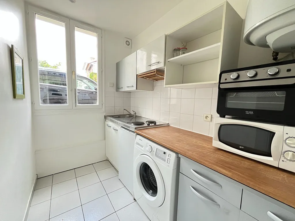 Cucina - 2-Bedroom Flat with Garden View in Suresnes