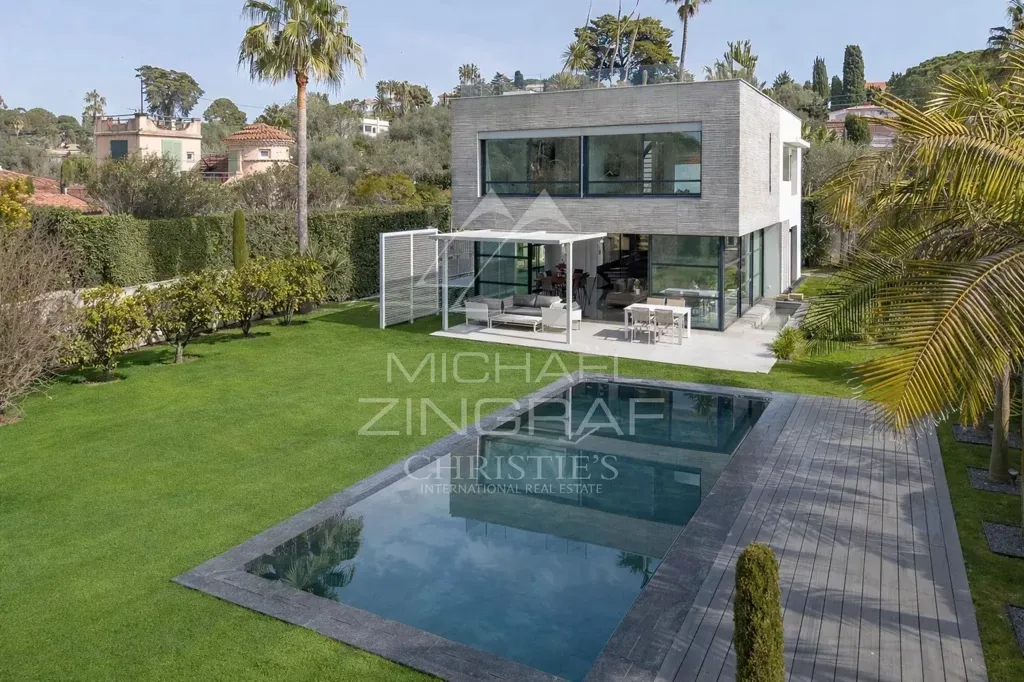 Piscine - Villa Contemporaine avec Piscine à Cap d'Antibes Ouest