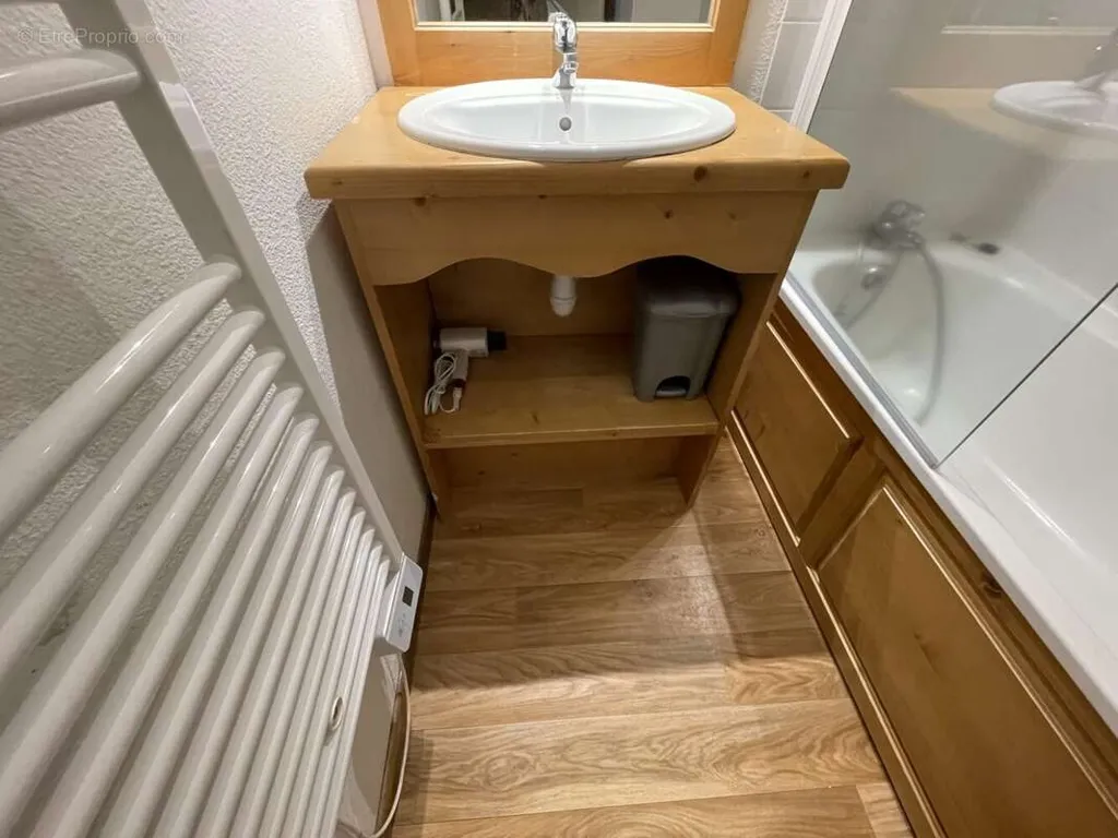 Bathrooms - Apartment with Balcony in Super Besse