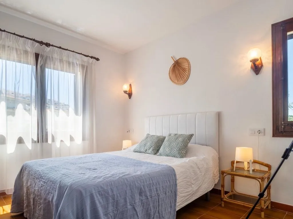 Bedrooms - Sea View House with Pool in Cala Mateua