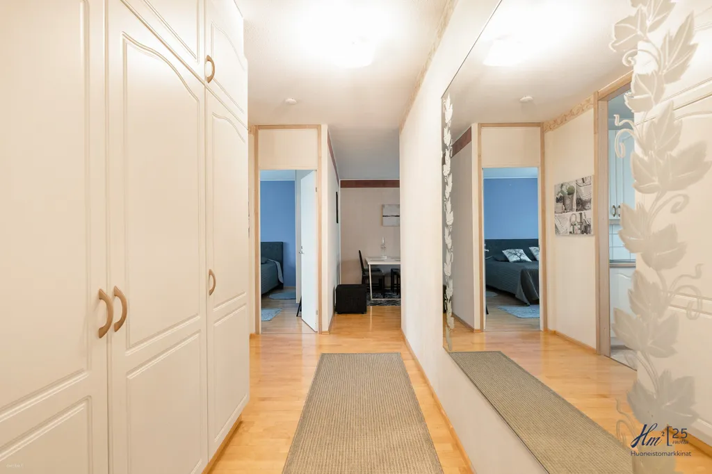 Rooms - Two-Bedroom Flat with Garden View in Runosmäki